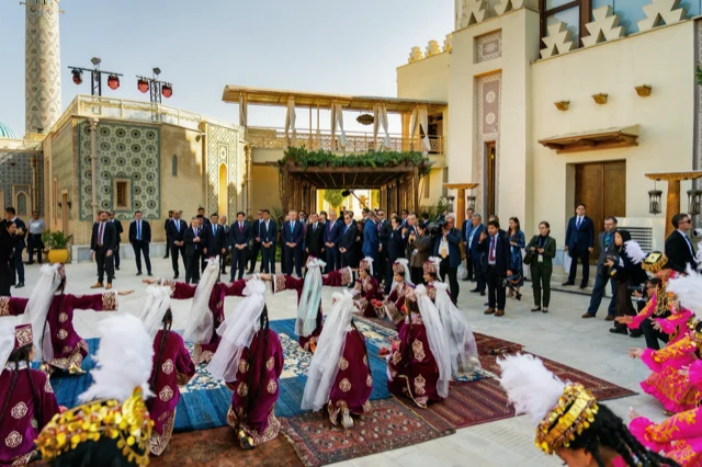 Participants of the C5+1 ministerial meeting at a cultural programme in Samarkand